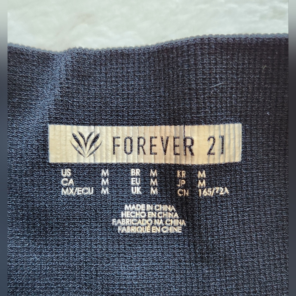 LIKE NEW Forever 21 Black Classic Ribbed Stirrup Leggings - Picture 7 of 7